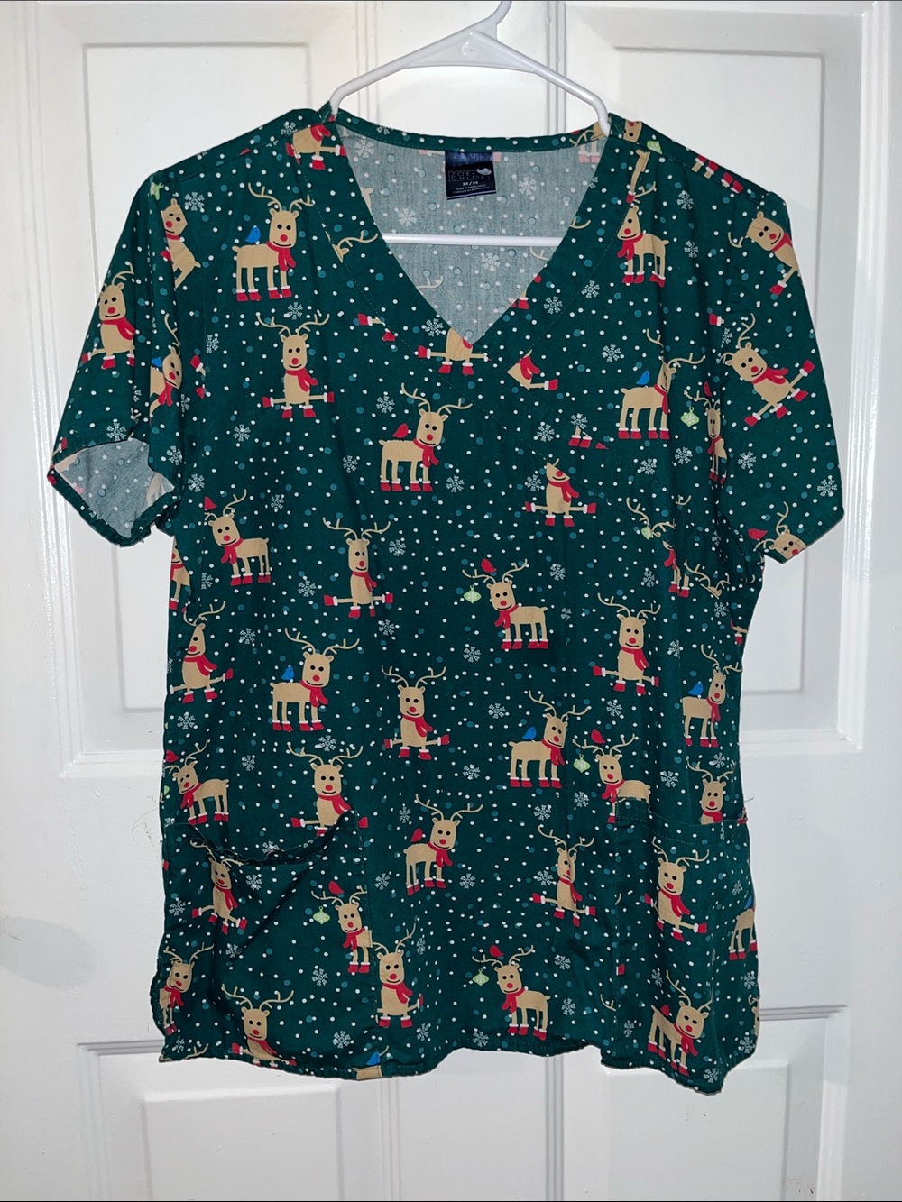 Women’s Green Reindeer Print V-Neck Short Sleeve Top